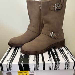 Dolce Vita Brown Boots